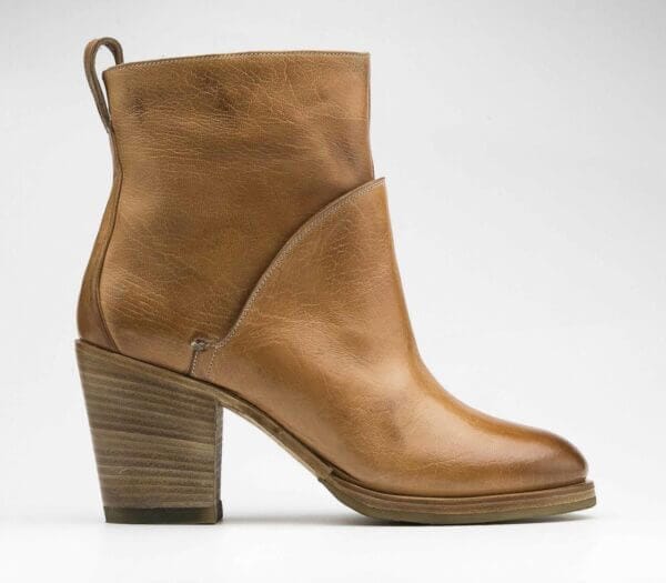 VAL-FLIN_Valonea_sideview | Cervo Volante