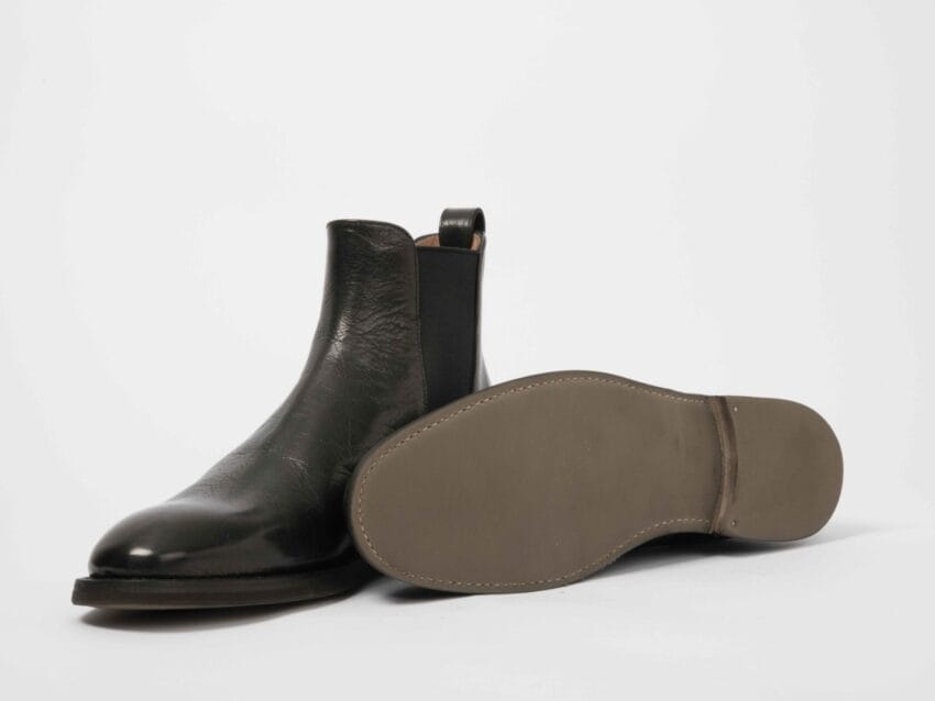 Falcun, ein hochwertiger Lederschuh, der für Nachhaltigkeit und Natürlichkeit steht.