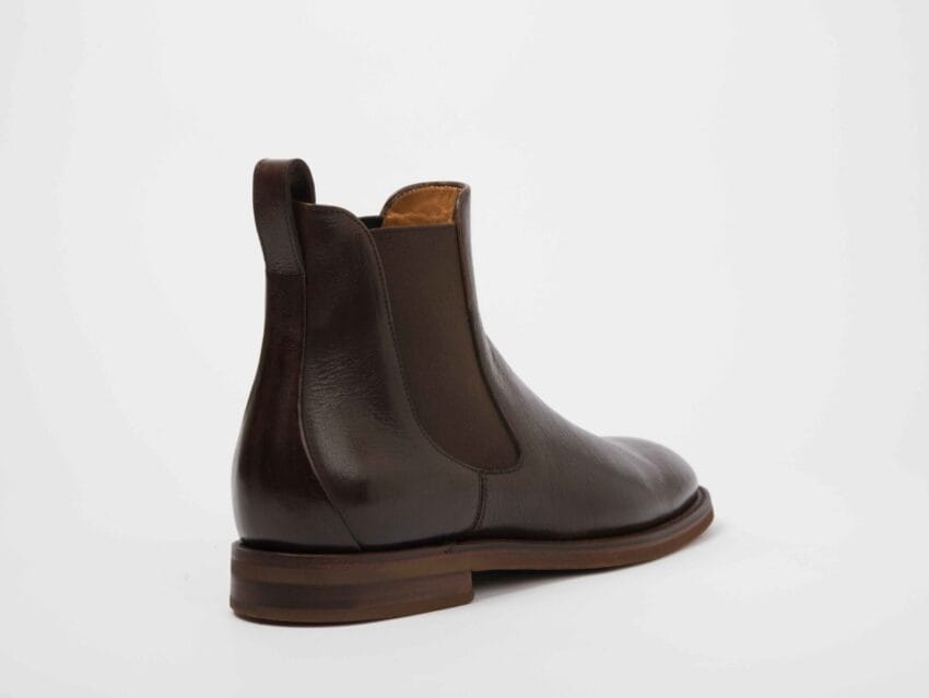 Falcun, ein hochwertiger Lederschuh, der für Nachhaltigkeit und Natürlichkeit steht.