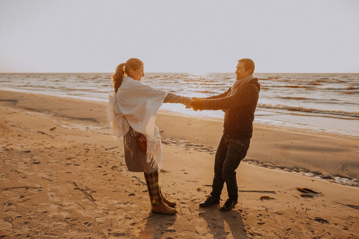 hand-in-hand-1 | Cervo Volante